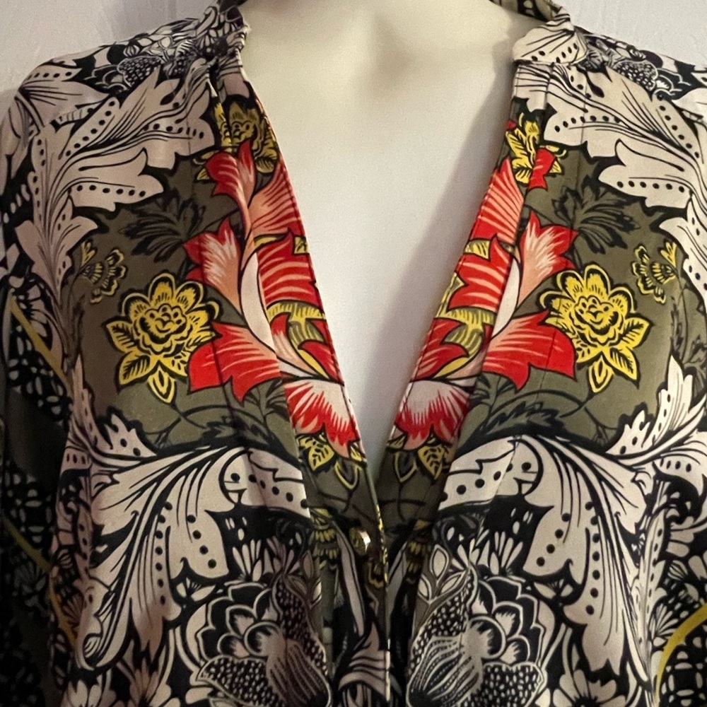 Bebe Top - Picture 2 of 10
